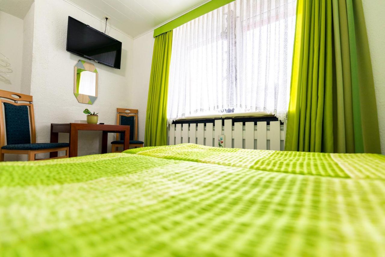 กาสท์เฮาส์ ทันเนนโฮฟ Hotel Lutz ภายนอก รูปภาพ