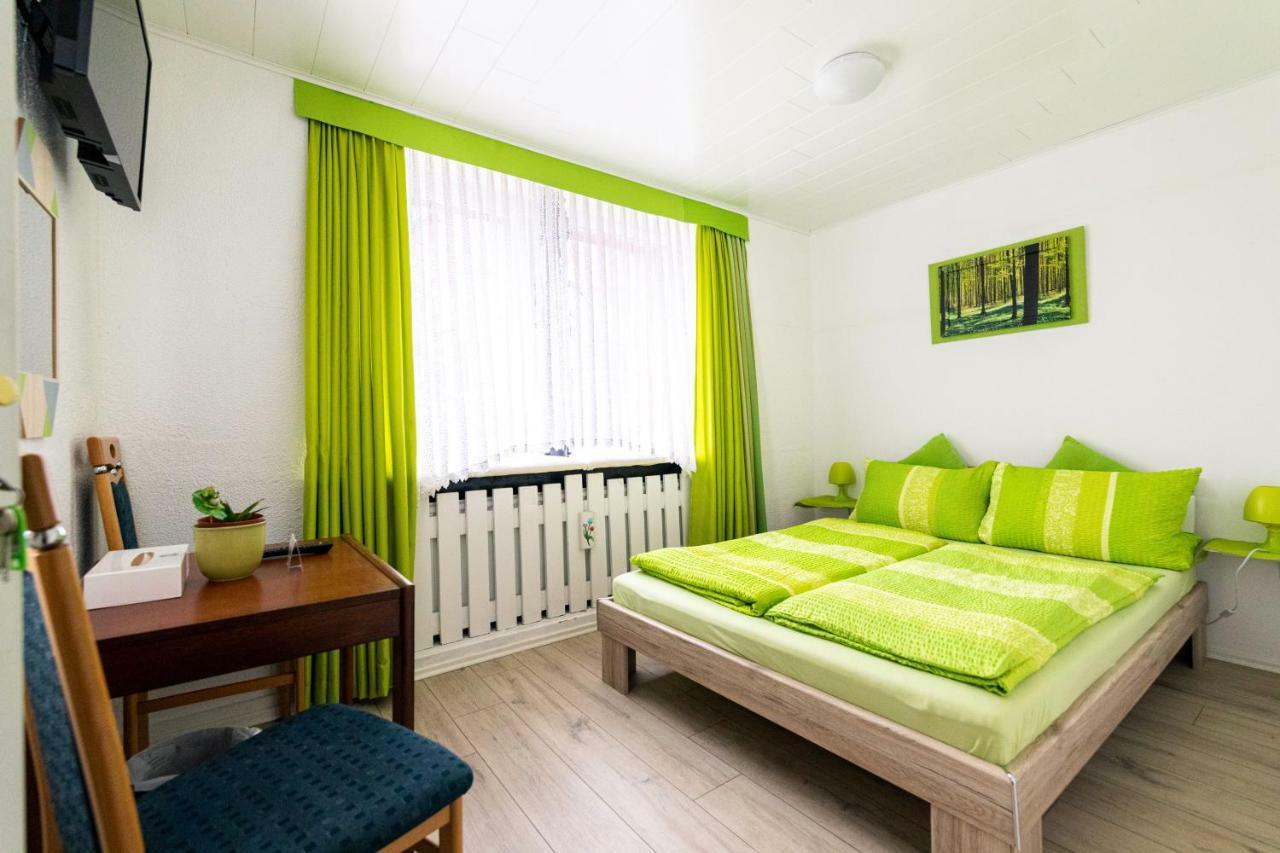 กาสท์เฮาส์ ทันเนนโฮฟ Hotel Lutz ภายนอก รูปภาพ