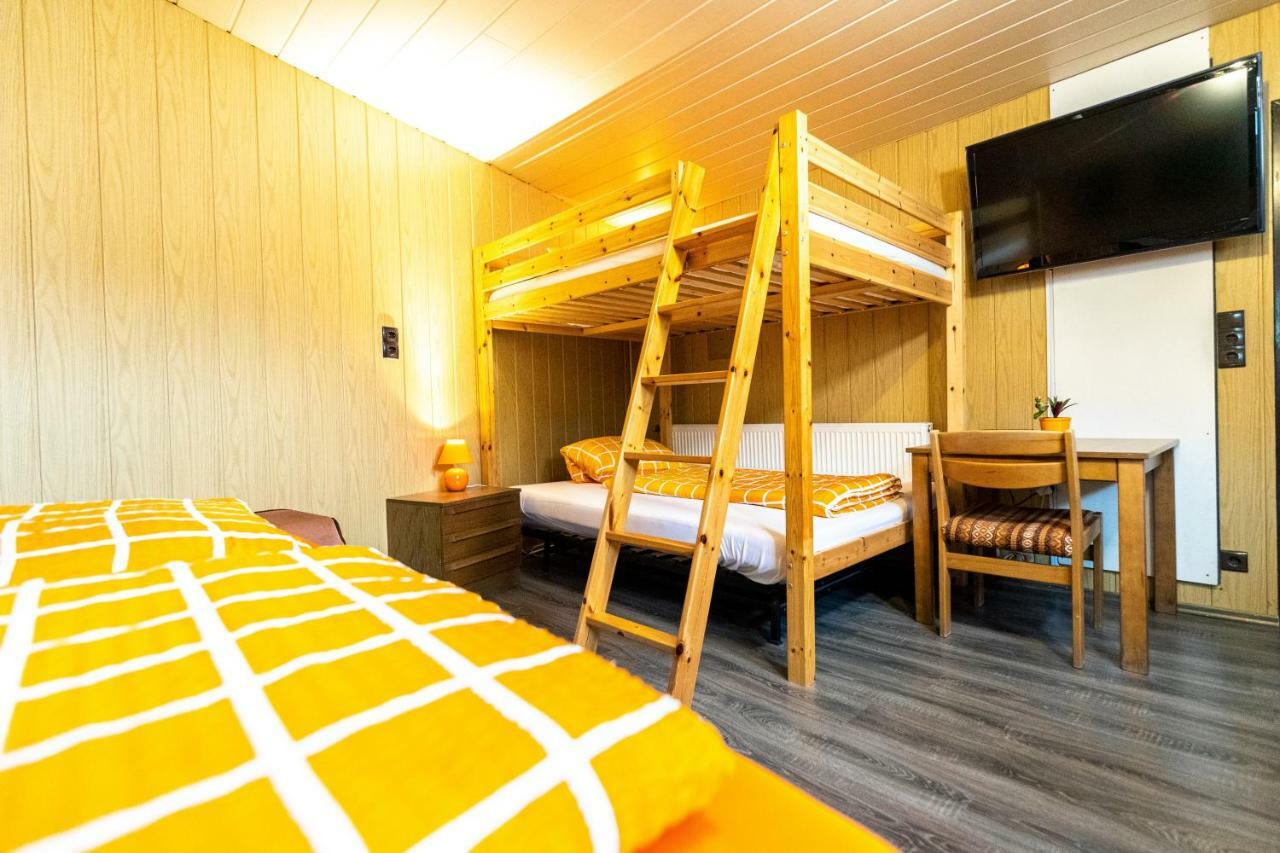 กาสท์เฮาส์ ทันเนนโฮฟ Hotel Lutz ภายนอก รูปภาพ